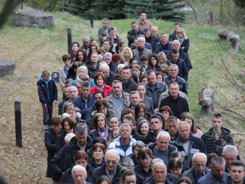 FOTO: Put križa kroz fratarski gaj na Šćitu