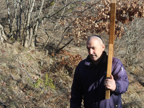 FOTO: Pobožnost križnog puta u župi Uzdol