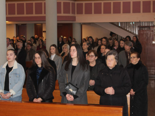 FOTO: Predstavljanje budućih prvopričesnika u župi Prozor