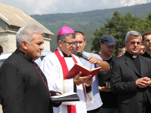 FOTO/VIDEO: Na Uzdolu obilježena 23. obljetnica stravičnog pokolja nad Hrvatima