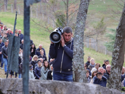 FOTO: Put križa kroz fratarski gaj na Šćitu