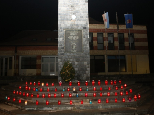 I u Prozoru svijetli Vukovar