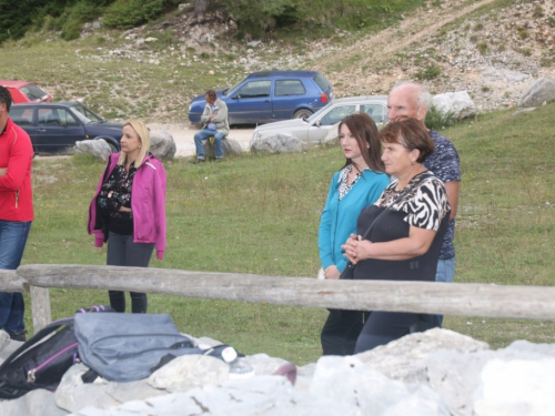 FOTO: Na Vranu služena sv. misa za poginule duvandžije