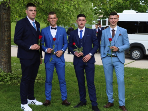 FOTO/VIDEO: Matura 2023. - Defile mladosti na ulicama Prozora