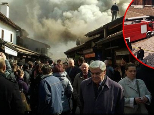 Požar na Baščaršiji progutao više trgovina i lokala: Evakuacija zbog snažnog mirisa plina