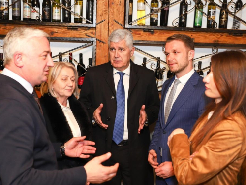 Sastanak HDZ-a i opozicije iz RS-a bez konačnog dogovora