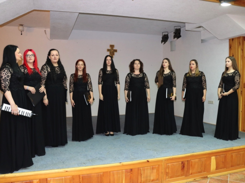 FOTO: Na Šćitu održana 5. kulturno-vjerska baština Hrvata BiH pod geslom ''Vratimo nadu zavičaju''