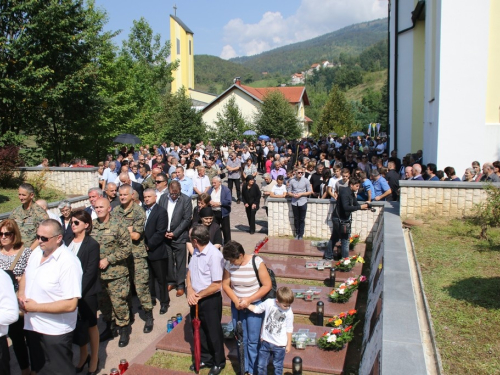 FOTO/VIDEO: Na Uzdolu obilježena 23. obljetnica stravičnog pokolja nad Hrvatima