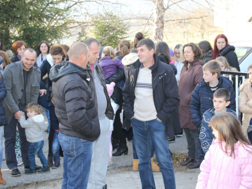 FOTO: Sv. Nikola radosno dočekan i u župi Rama Šćit