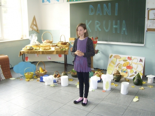 FOTO: Dani kruha i zahvalnosti za plodove zemlje u PŠ Lug