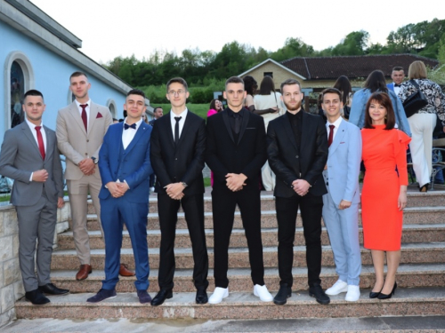FOTO/VIDEO: Matura 2023. - Defile mladosti na ulicama Prozora