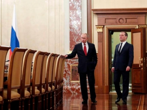 Medvedev: ''Glupo je vjerovati da zapadne sankcije mogu imati ikakav učinak na Kremlj''