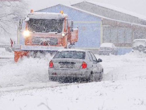 Snijeg počeo padati diljem Hrvatske