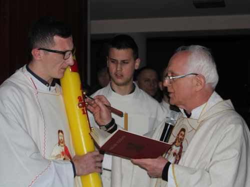 FOTO: Vazmeno bdijenje u župi Prozor