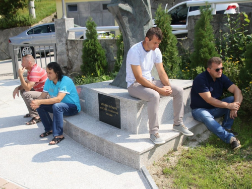 FOTO/VIDEO: Na Uzdolu obilježena 23. obljetnica stravičnog pokolja nad Hrvatima