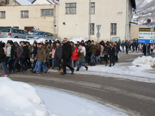 FOTO: ''Šetnja s porukom'' kroz Prozor