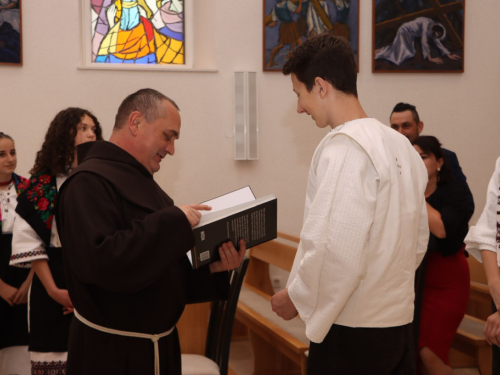 FOTO: Krizma u župi Gračac