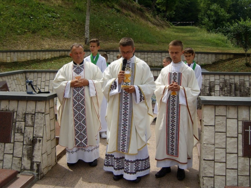 FOTO: Misa sekundacija mladomisnika Ljube Zelenike u župi Uzdol