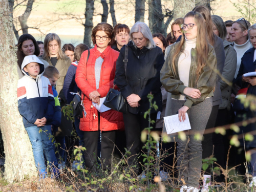 FOTO: Put križa kroz fratarski gaj na Šćitu