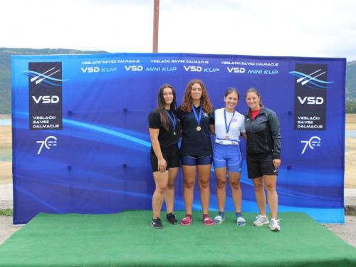 FOTO: Na Ramskom jezeru održana 10. veslačka regata