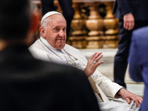 Papa Franjo krenuo na najdulje putovanje u svom pontifikatu