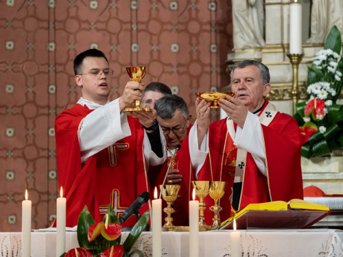 FOTO: Vlč. Marin Petrović iz Prozora zaređen za svećenika