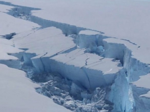 Ledenjak veličine pola Dalmacije odlomio se od Antarktike