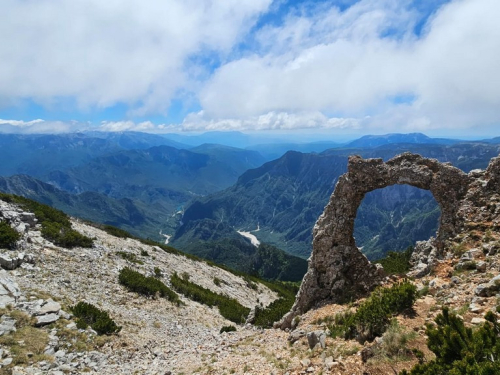 FOTO: Ramci i Solinjani zajedno osvojili Hajdučka vrata na Čvrsnici!