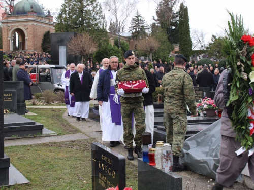 FOTO: Na Mirogoju sahranjen pukovnik Ante Pavlović