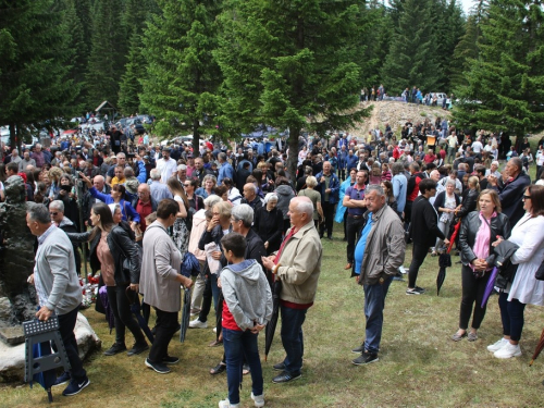 FOTO/VIDEO: Tisuće vjernika na Kedžari proslavilo Divin dan