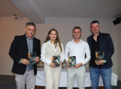 FOTO: Na Šćitu predstavljena knjiga ''Oluje u nama'' autora Ivana Tadića