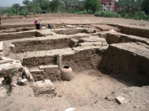 Južno od Kaira otkriveno ogromno drevno zdanje