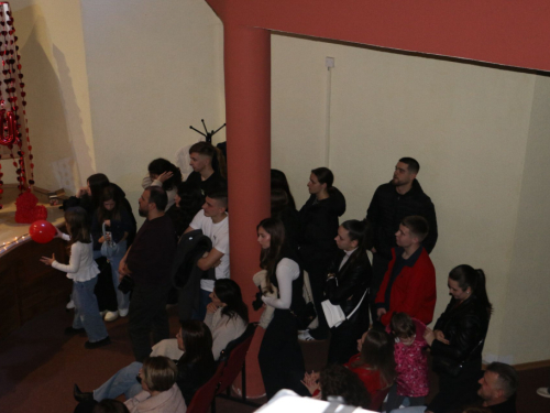 FOTO: Valentinovo u Prozoru - Maturanti priredili nezaboravnu večer