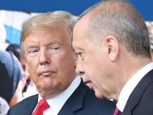 Trump i Erdogan zabrinuti zbog ruske zapljene ukrajinskih brodova