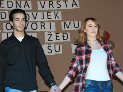 FOTO: Priredba povodom Valentinova, izabrani Miss i Mister Srednje škole
