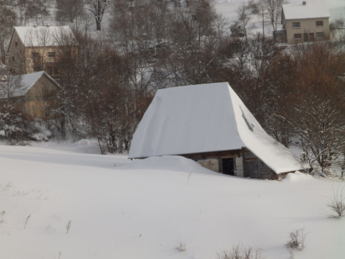 FOTO: Vjetar i snijeg gospodari na Raduši