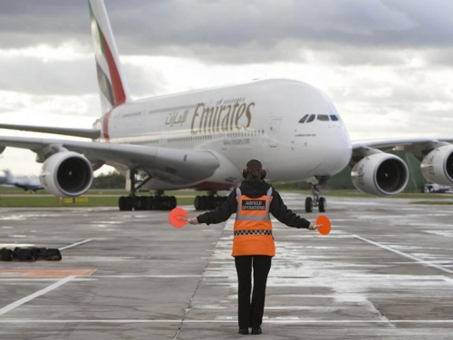 Emiratesu nedostaje do 150 pilota