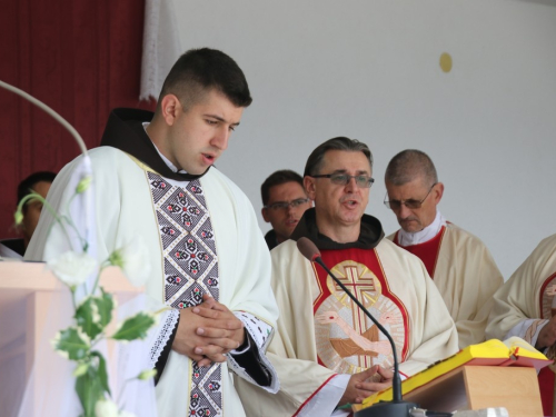 FOTO: Mlada misa fra Antonia Baketarića u Rumbocima