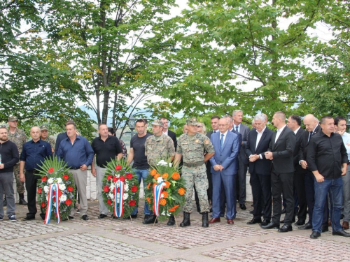 FOTO: Obilježena 26. obljetnica stradanja Hrvata na Uzdolu