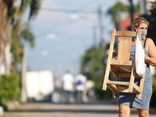 SAD uveo sankcije Kubi, zabranio poslove s tvrtkom koja se bavi novčanim doznakama