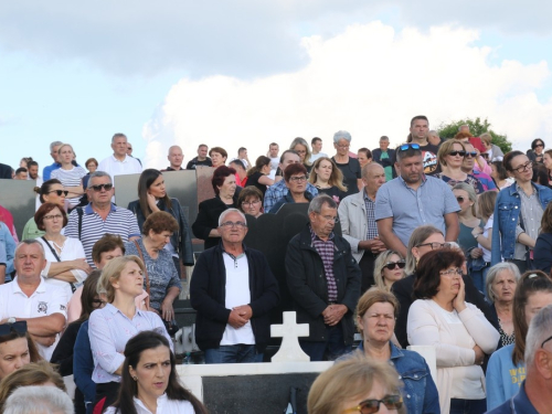 FOTO: Jedinstveni događaj na Pidrišu - stigle moći sv. Ante