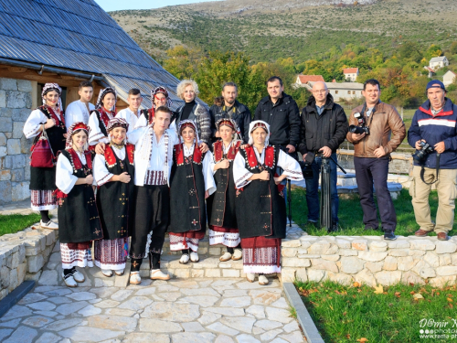 FOTO: Čuvarice snimaju spot za pjesmu 'Opadaj lišće'