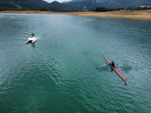 FOTO: Na Ramskom jezeru održana 10. veslačka regata
