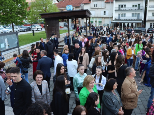 FOTO/VIDEO: Matura 2023. - Defile mladosti na ulicama Prozora