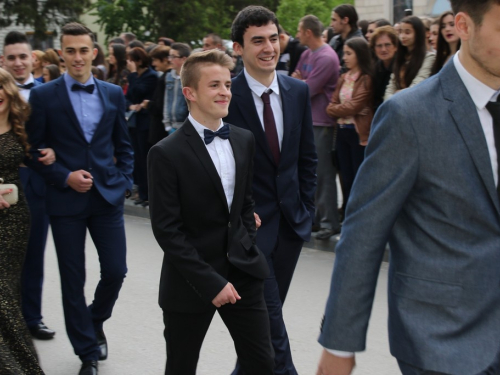 FOTO/VIDEO: Matura 2016. - Defile mladosti i ljepote na ulicama Prozora