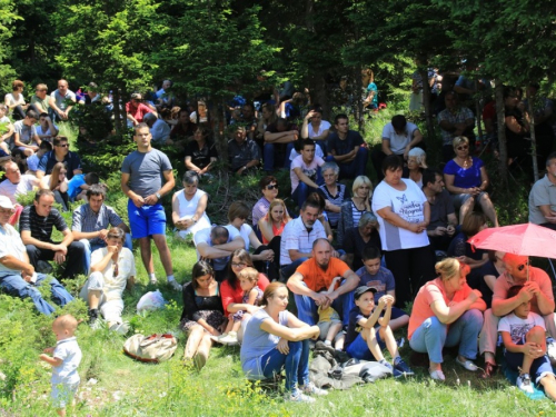 FOTO/VIDEO: Proslava Dive Grabovčeve na Kedžari