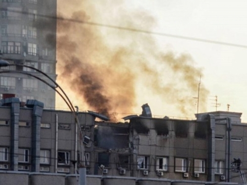 Silovit ruski raketni udar na Ukrajinu, snažne eksplozije u Kijevu