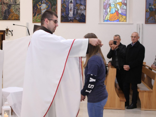 FOTO: Obred primanja i obećanja u Frami župe Gračac