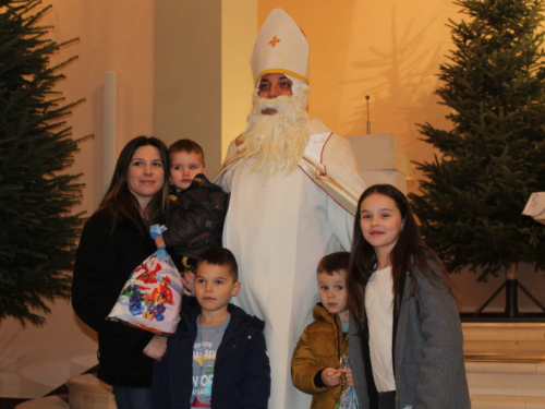 FOTO: Sv. Nikola posjetio župu Prozor