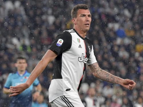 Mandžukić pristao na duplo manju plaću samo da ode